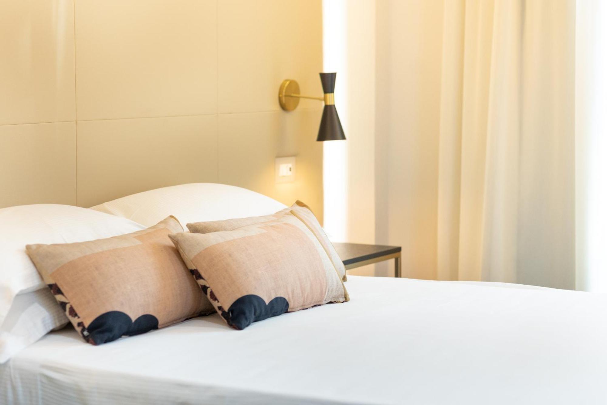 Hotel Mondial Rimini Esterno foto