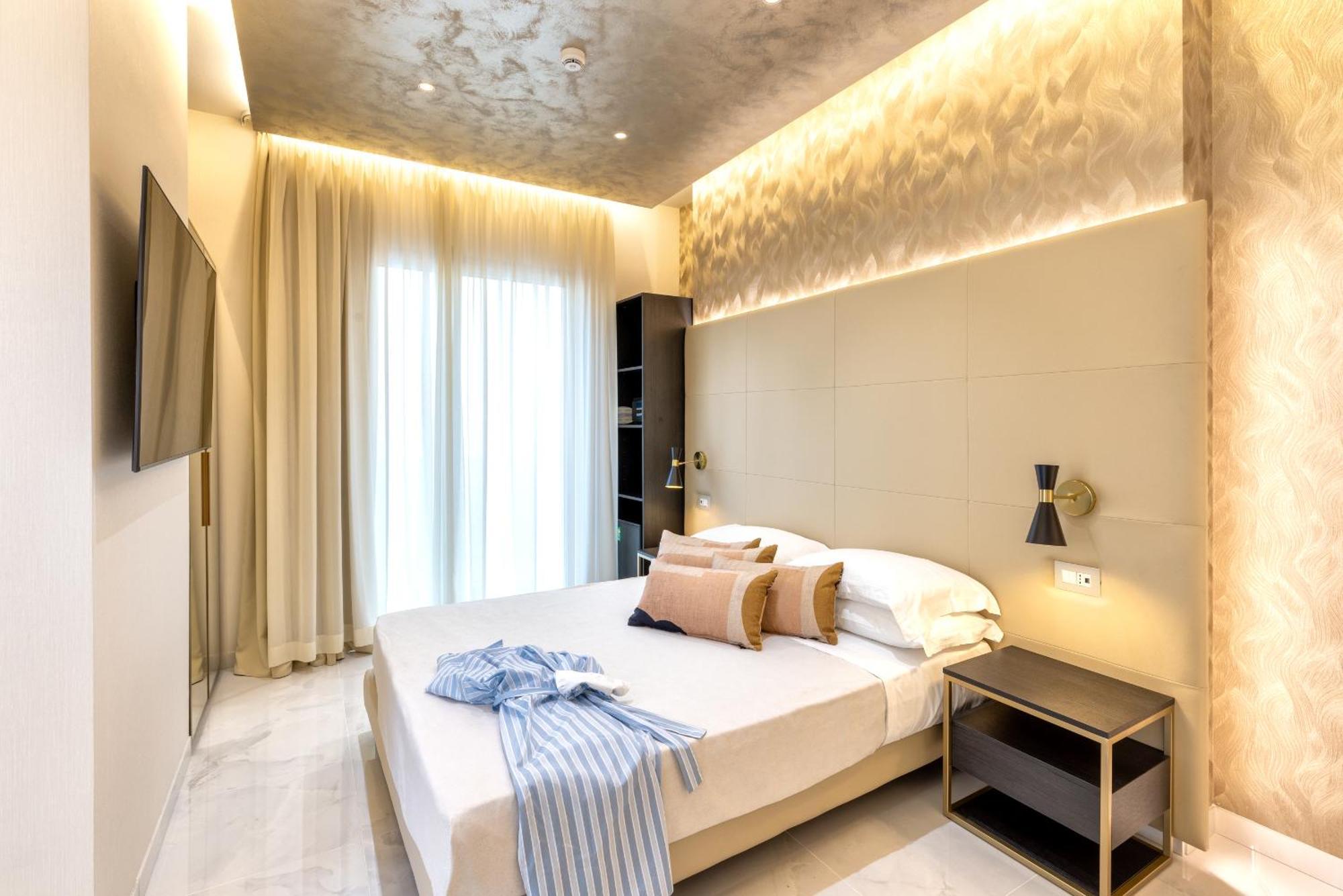 Hotel Mondial Rimini Esterno foto